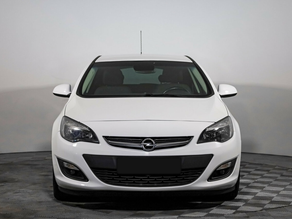 Opel Astra 2014 года с пробегом. Фото: #1