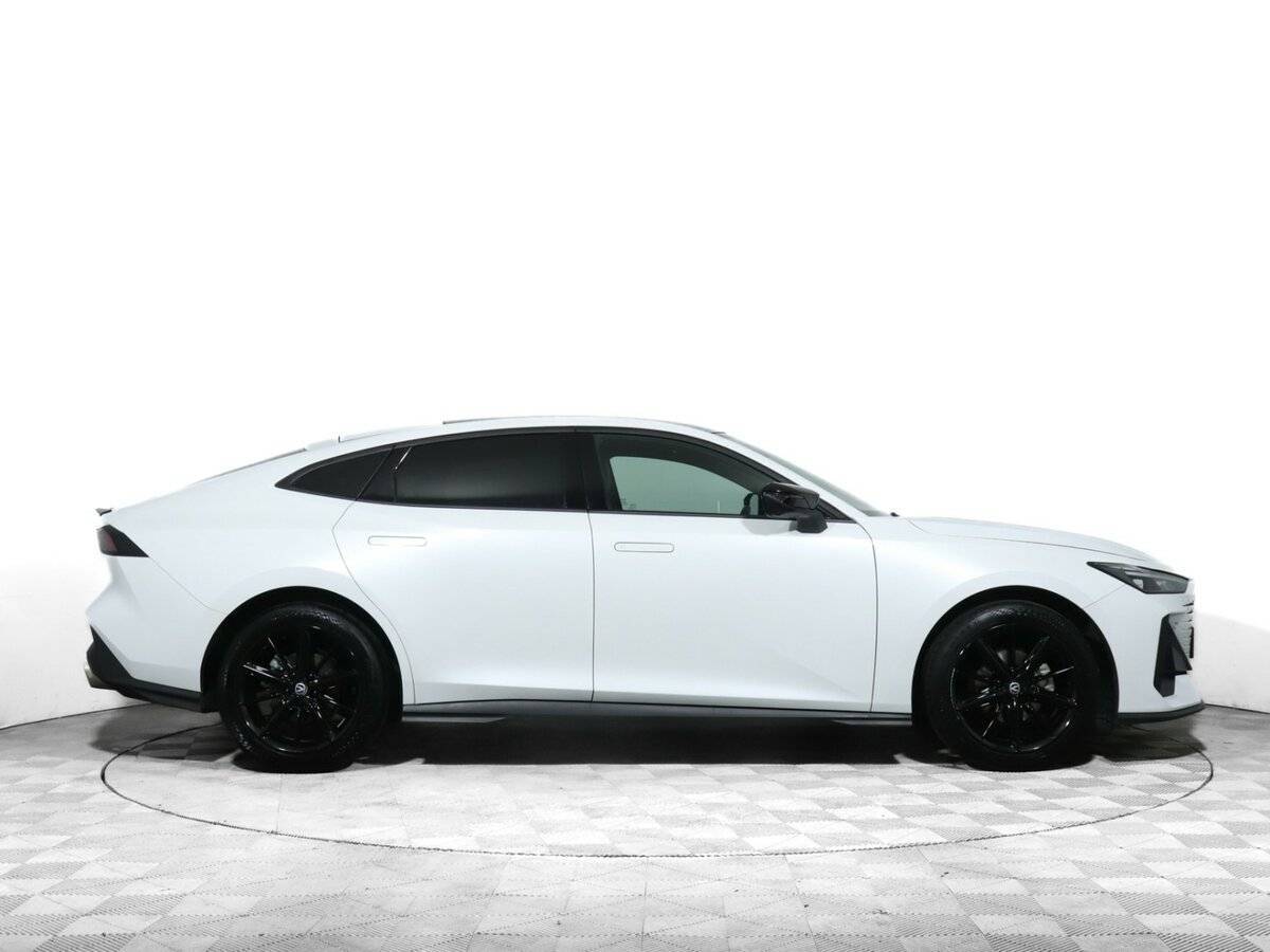 Changan UNI-V 2022 года с пробегом. Фото: #2