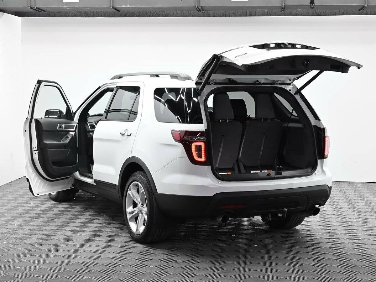Ford Explorer 2013 года с пробегом. Фото: #4
