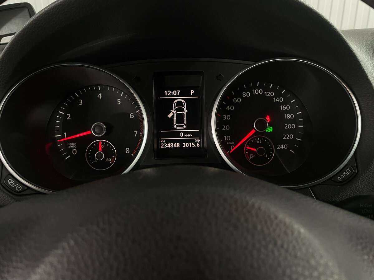 Volkswagen Golf 2012 года с пробегом. Фото: #12