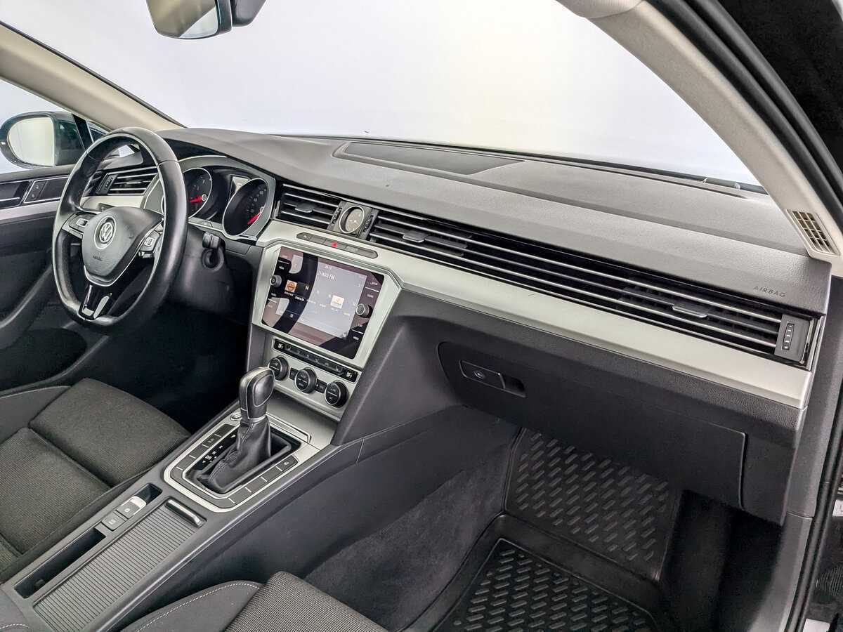Volkswagen Passat 2018 года с пробегом. Фото: #8