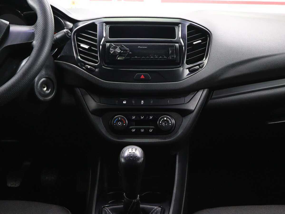 Lada (ВАЗ) Vesta 2018 года с пробегом. Фото: #14