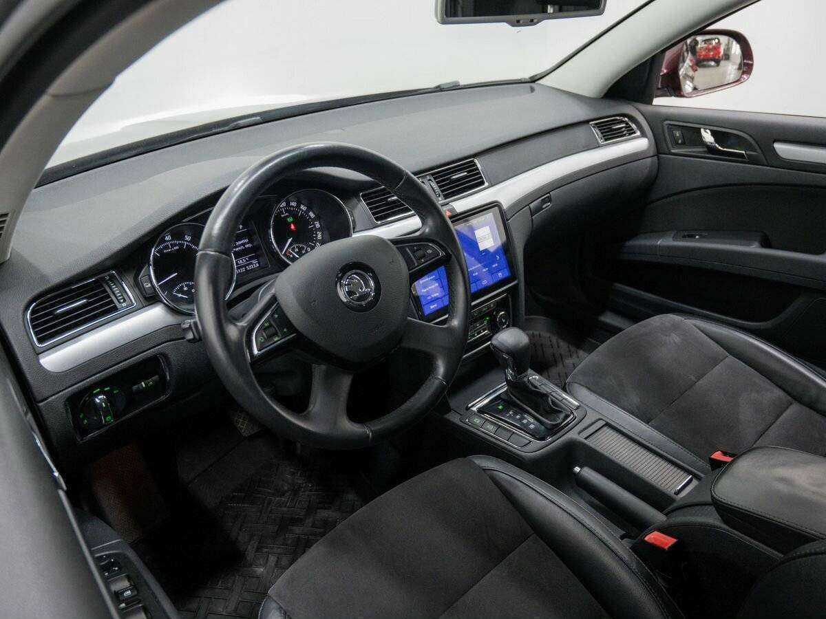 Skoda Superb 2014 года с пробегом. Фото: #13
