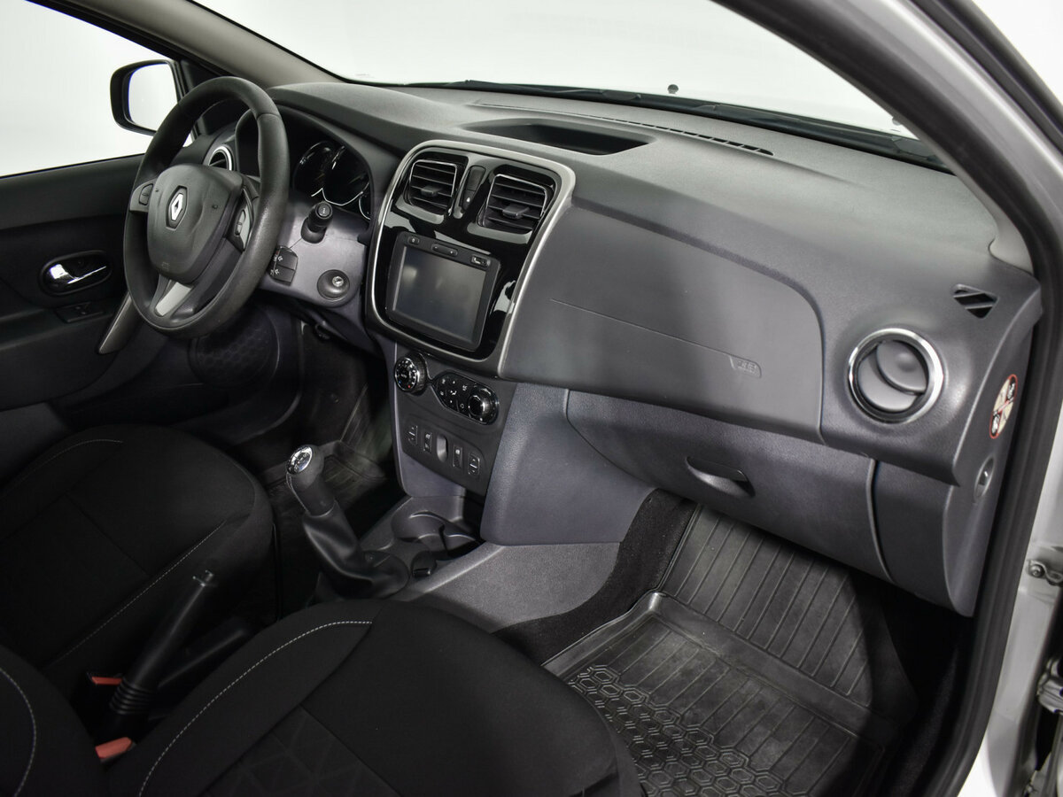 Renault Sandero 2016 года с пробегом. Фото: #11