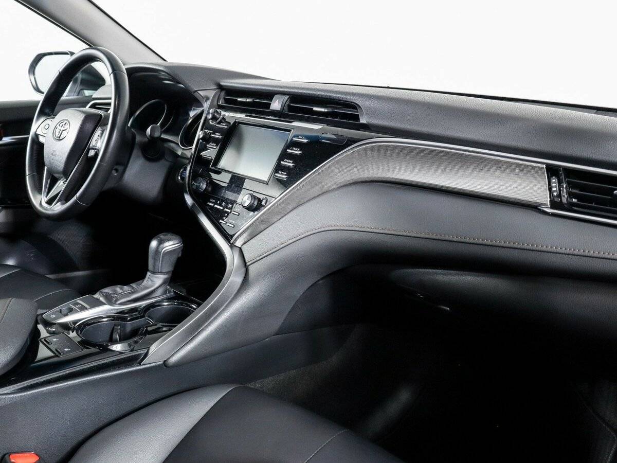 Toyota Camry 2020 года с пробегом. Фото: #5