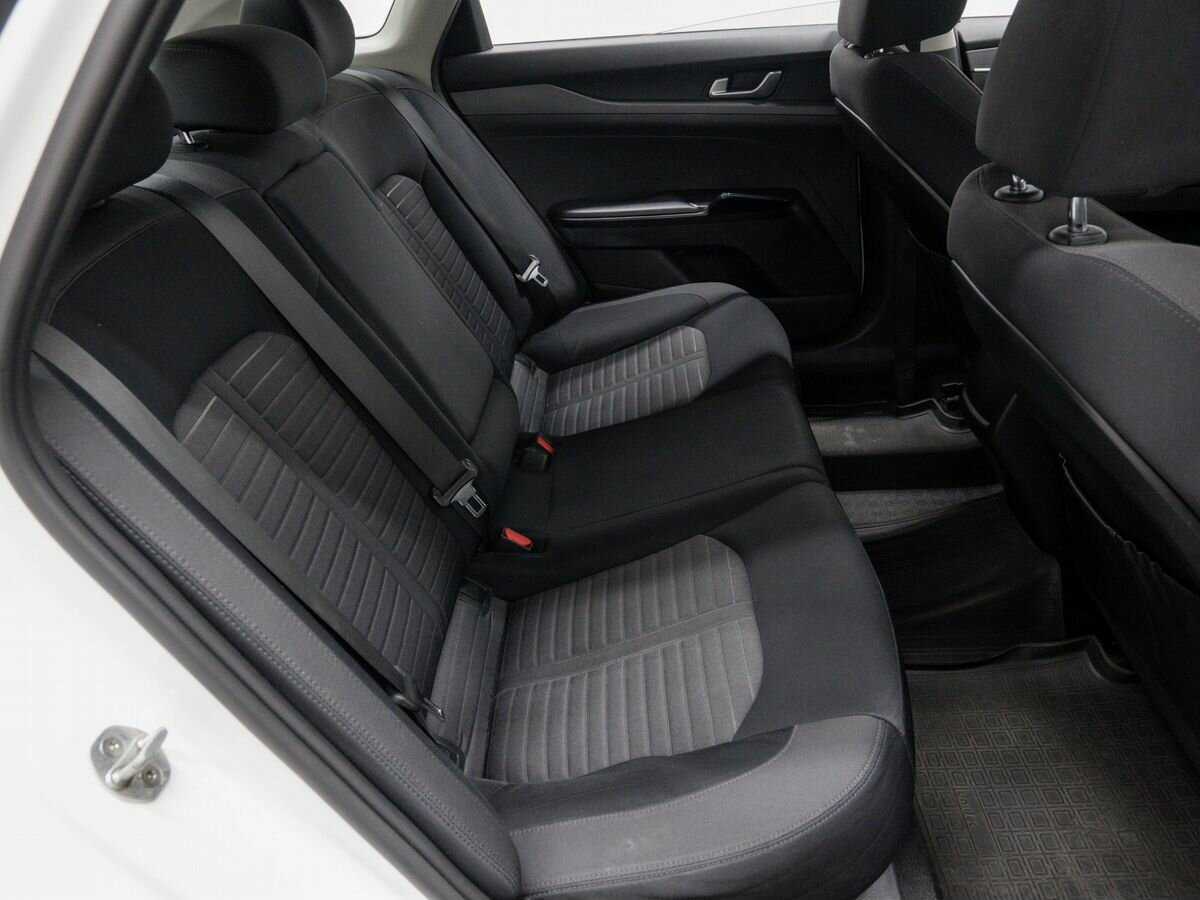 Kia K5 2021 года с пробегом. Фото: #8