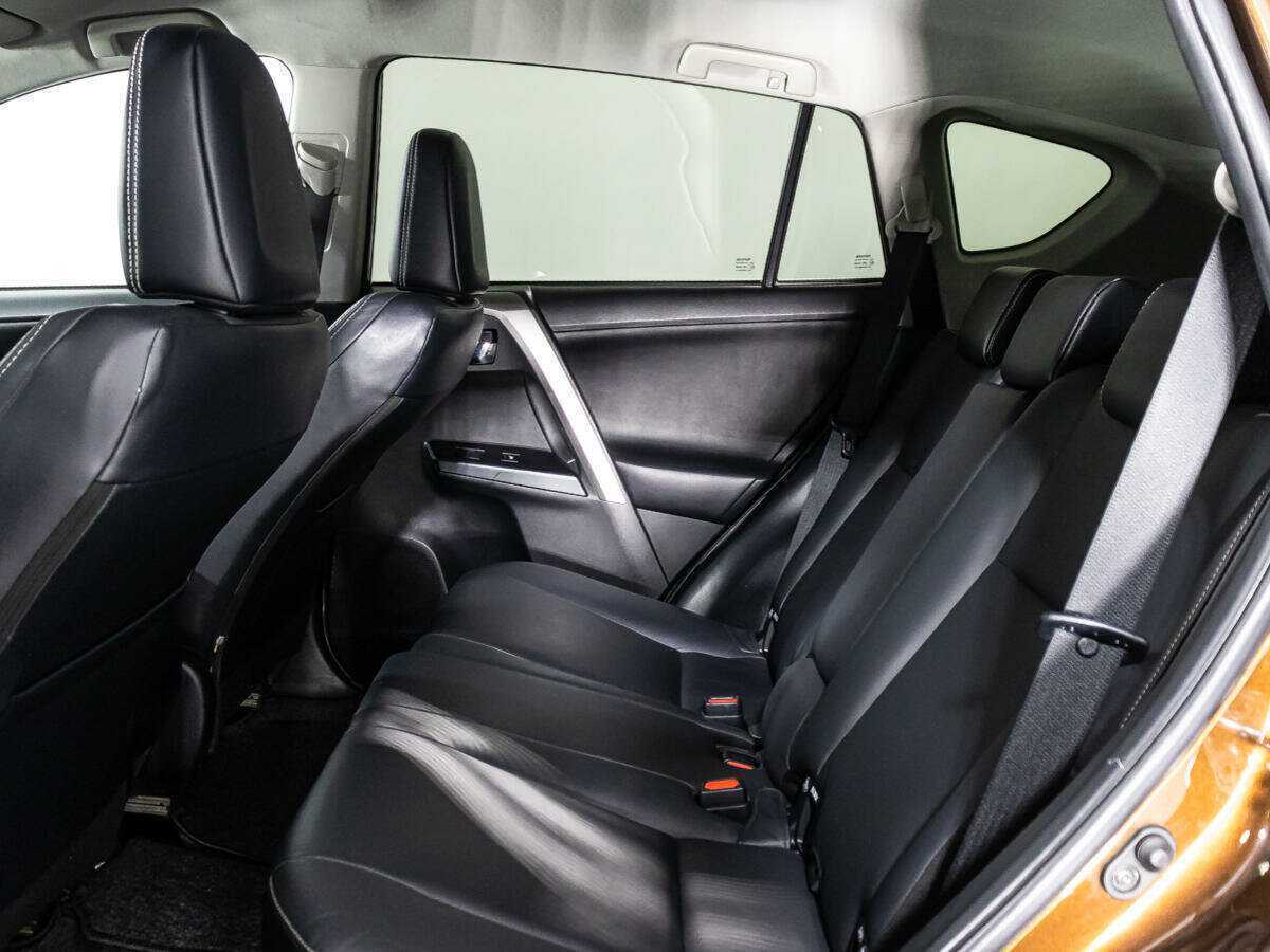 Toyota RAV4 2016 года с пробегом. Фото: #9