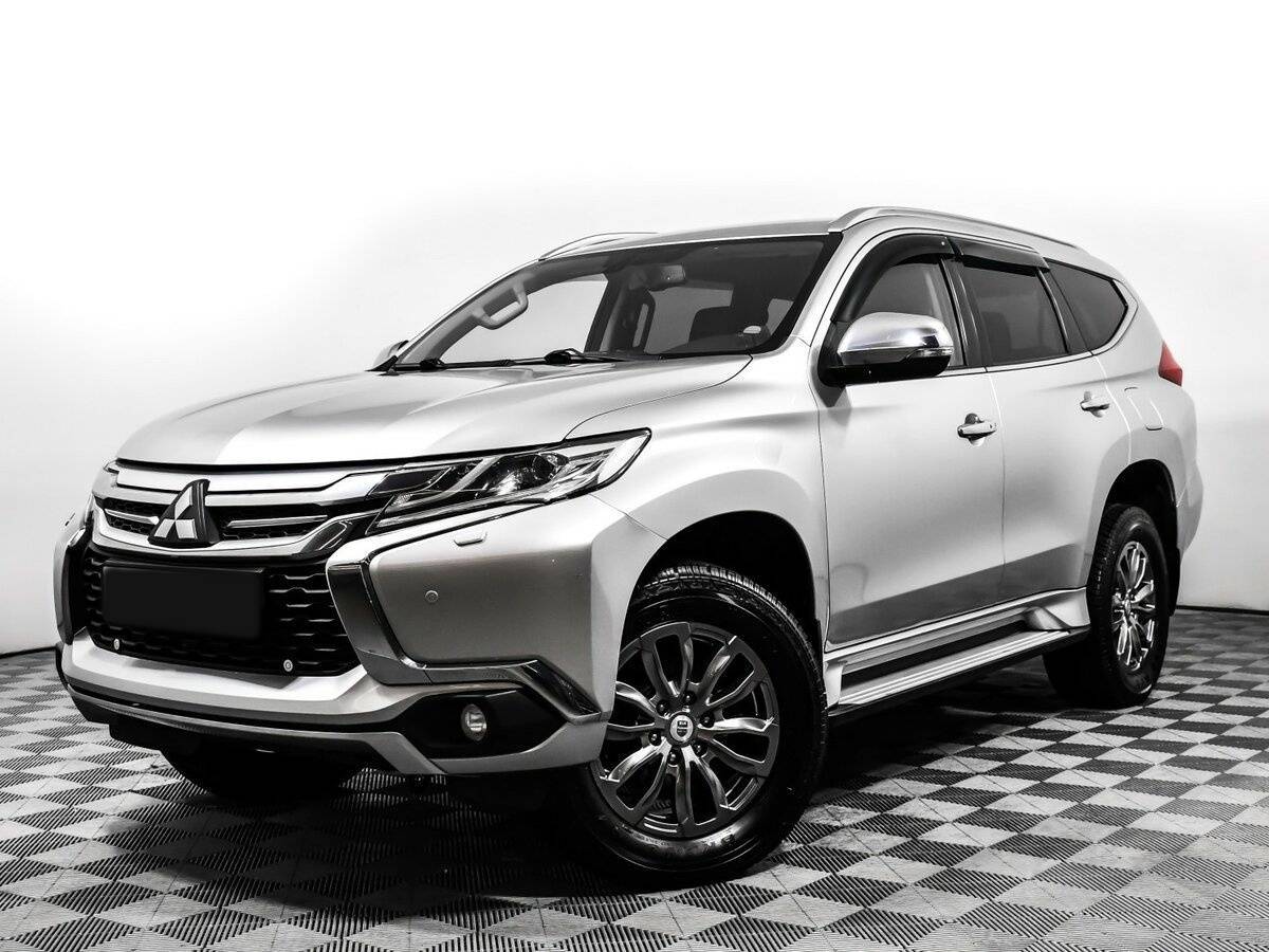 Mitsubishi Pajero Sport 2017 года с пробегом. Посмотреть фото