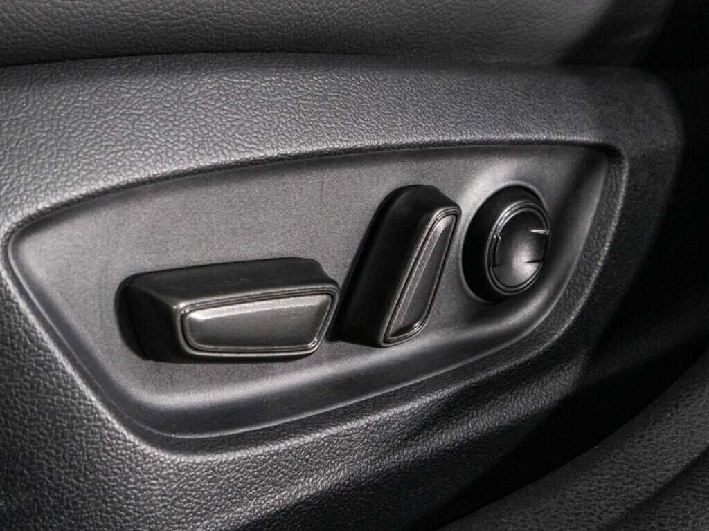 Toyota Camry 2018 года с пробегом. Фото: #17