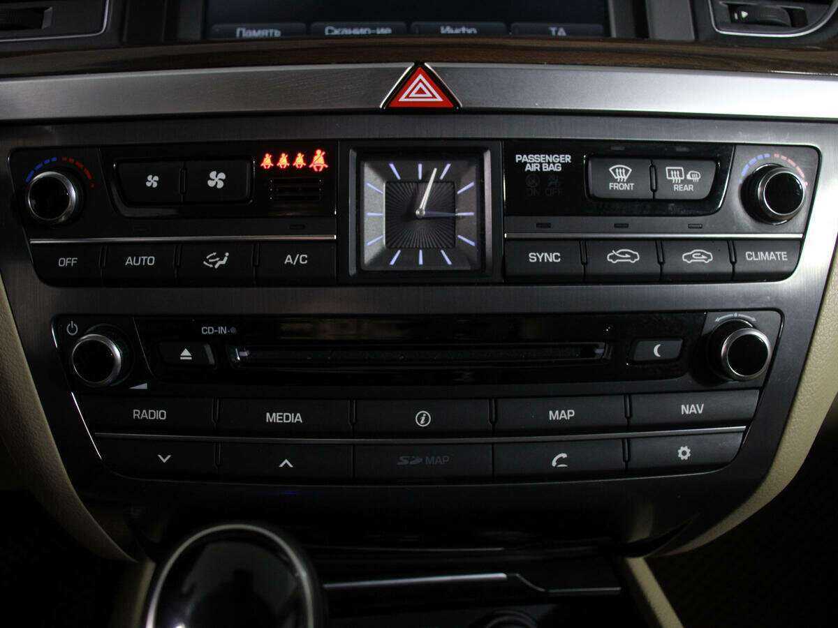 Hyundai Genesis 2015 года с пробегом. Фото: #20