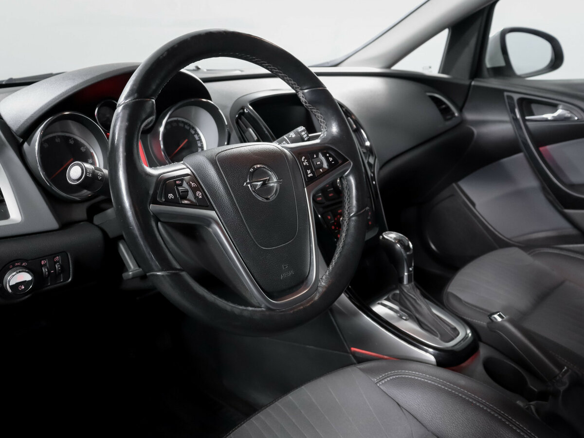 Opel Astra 2014 года с пробегом. Фото: #11