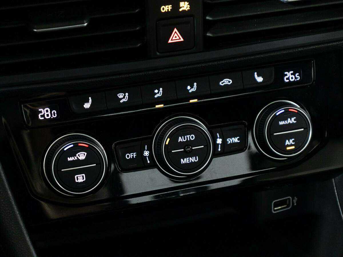 Volkswagen Jetta 2018 года с пробегом. Фото: #16