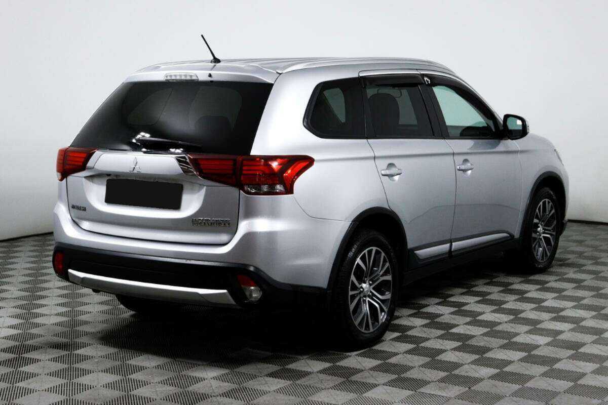Mitsubishi Outlander 2015 года с пробегом. Фото: #4