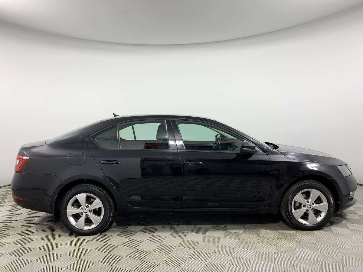 Skoda Octavia 2018 года с пробегом. Фото: #3