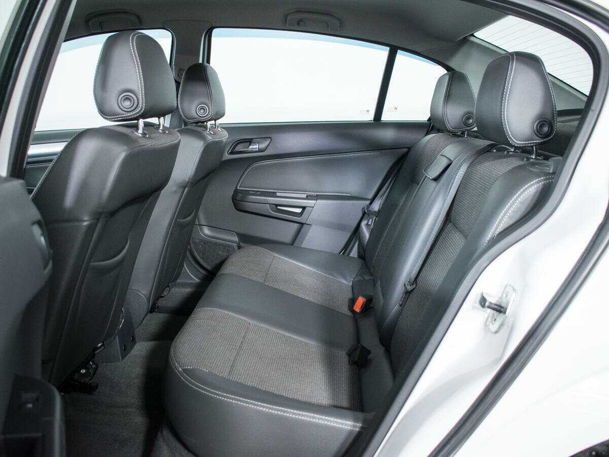 Opel Astra 2014 года с пробегом. Фото: #9