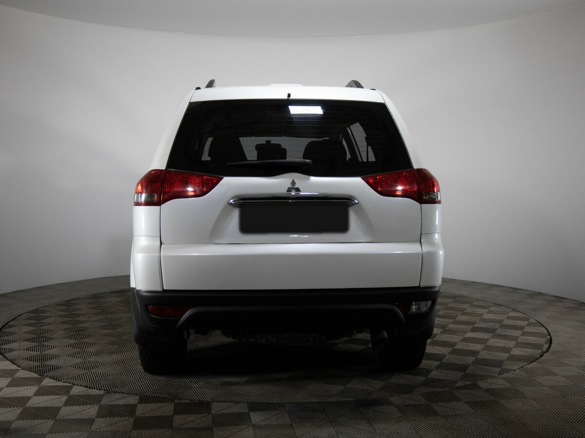 Mitsubishi Pajero Sport 2014 года с пробегом. Фото: #5