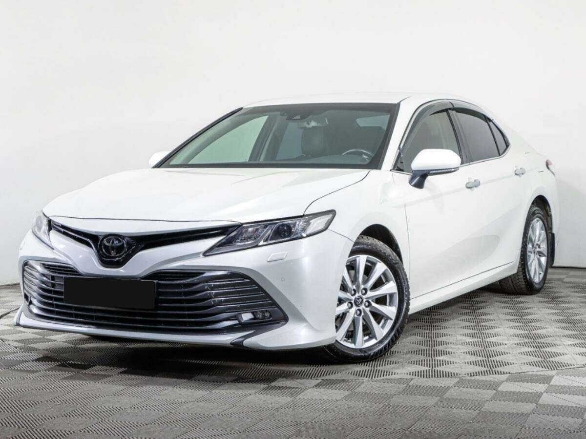 Toyota Camry 2018 года с пробегом. Посмотреть фото