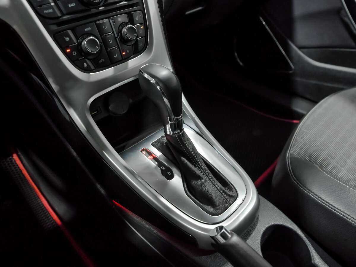 Opel Astra 2013 года с пробегом. Фото: #7