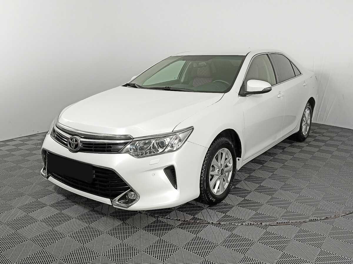 Toyota Camry 2017 года с пробегом. Посмотреть фото