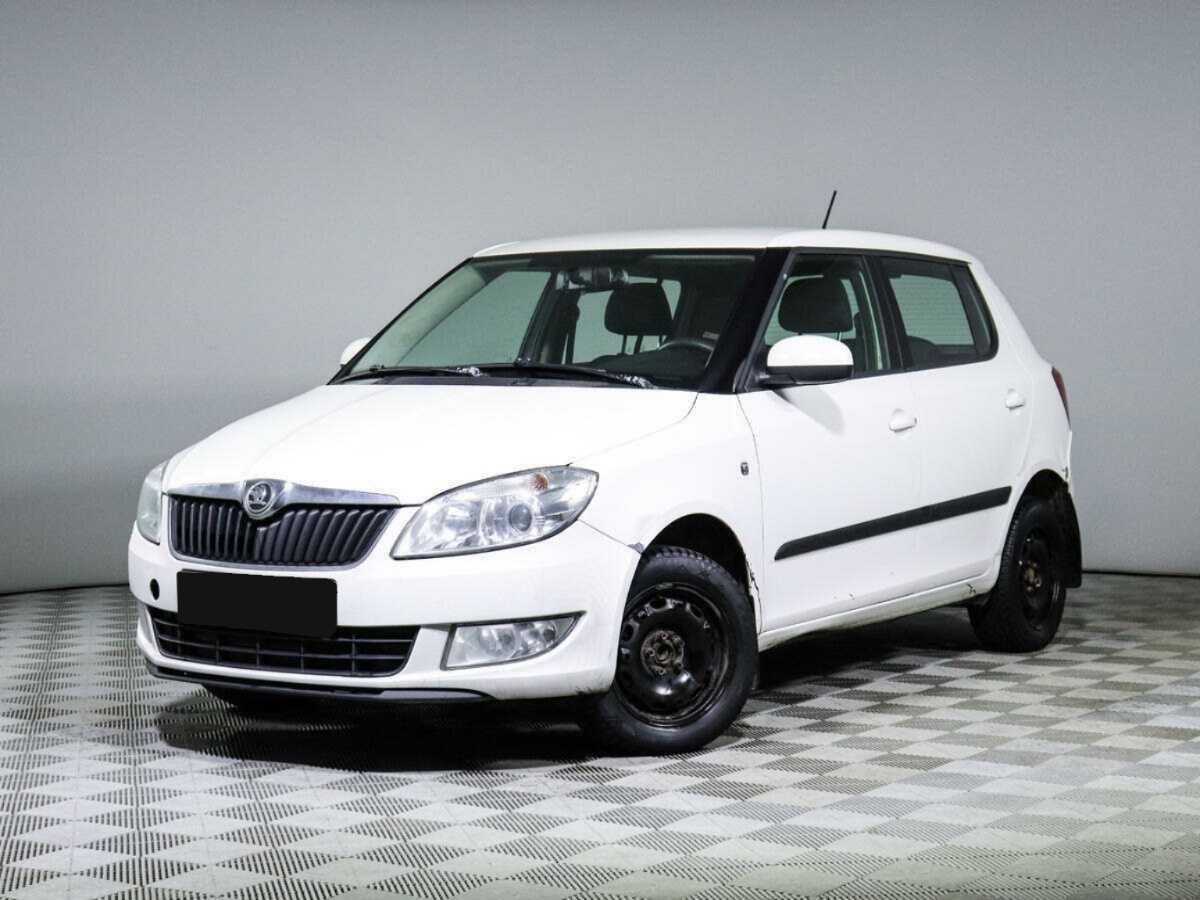 Skoda Fabia 2014 года с пробегом. Посмотреть фото
