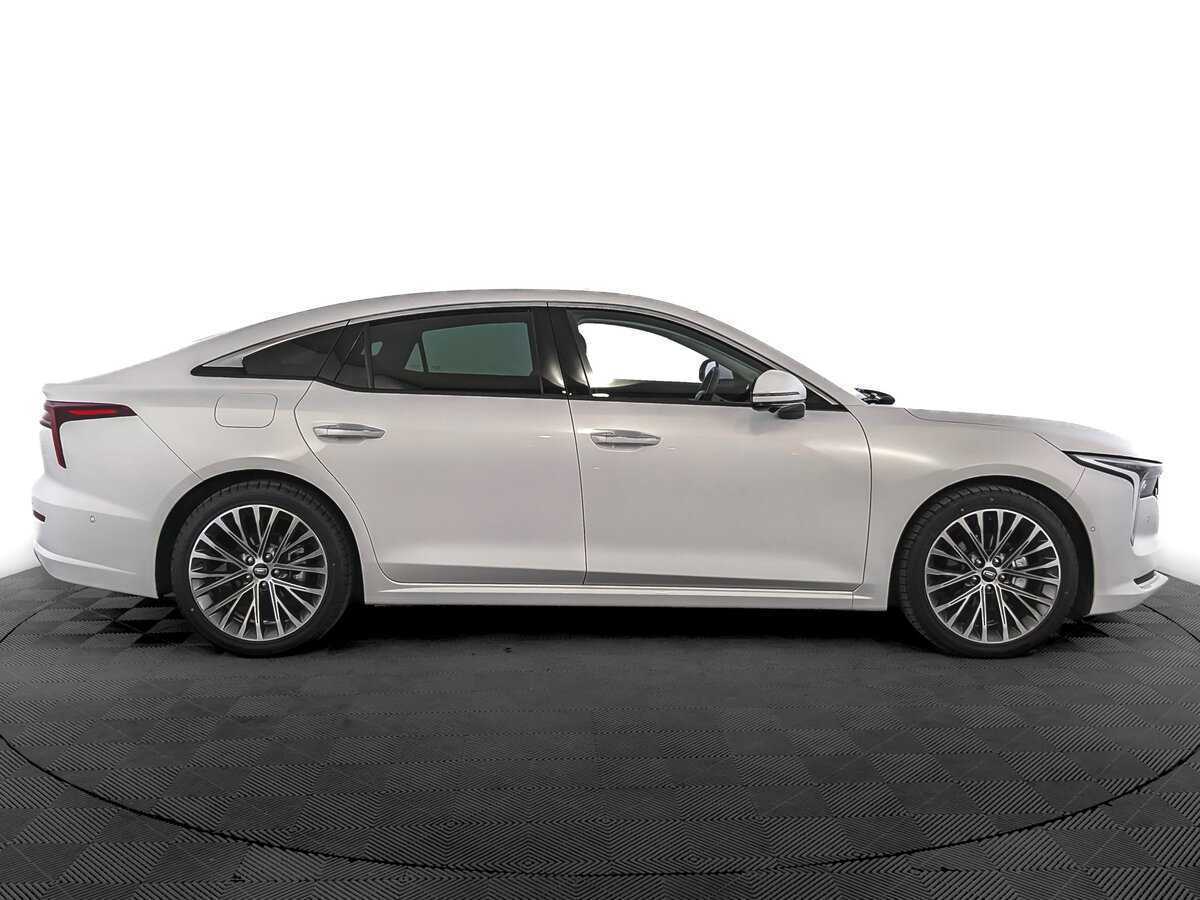 FAW Bestune B70 2023 года с пробегом. Фото: #3