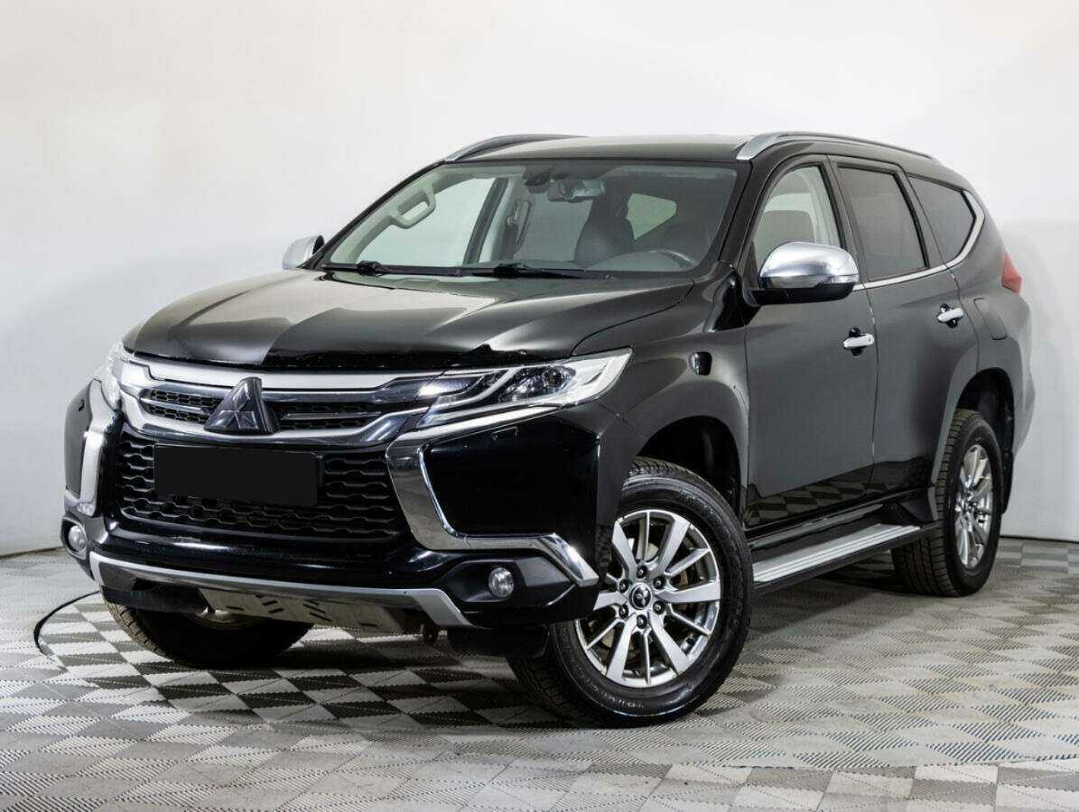 Mitsubishi Pajero Sport 2017 года с пробегом. Посмотреть фото