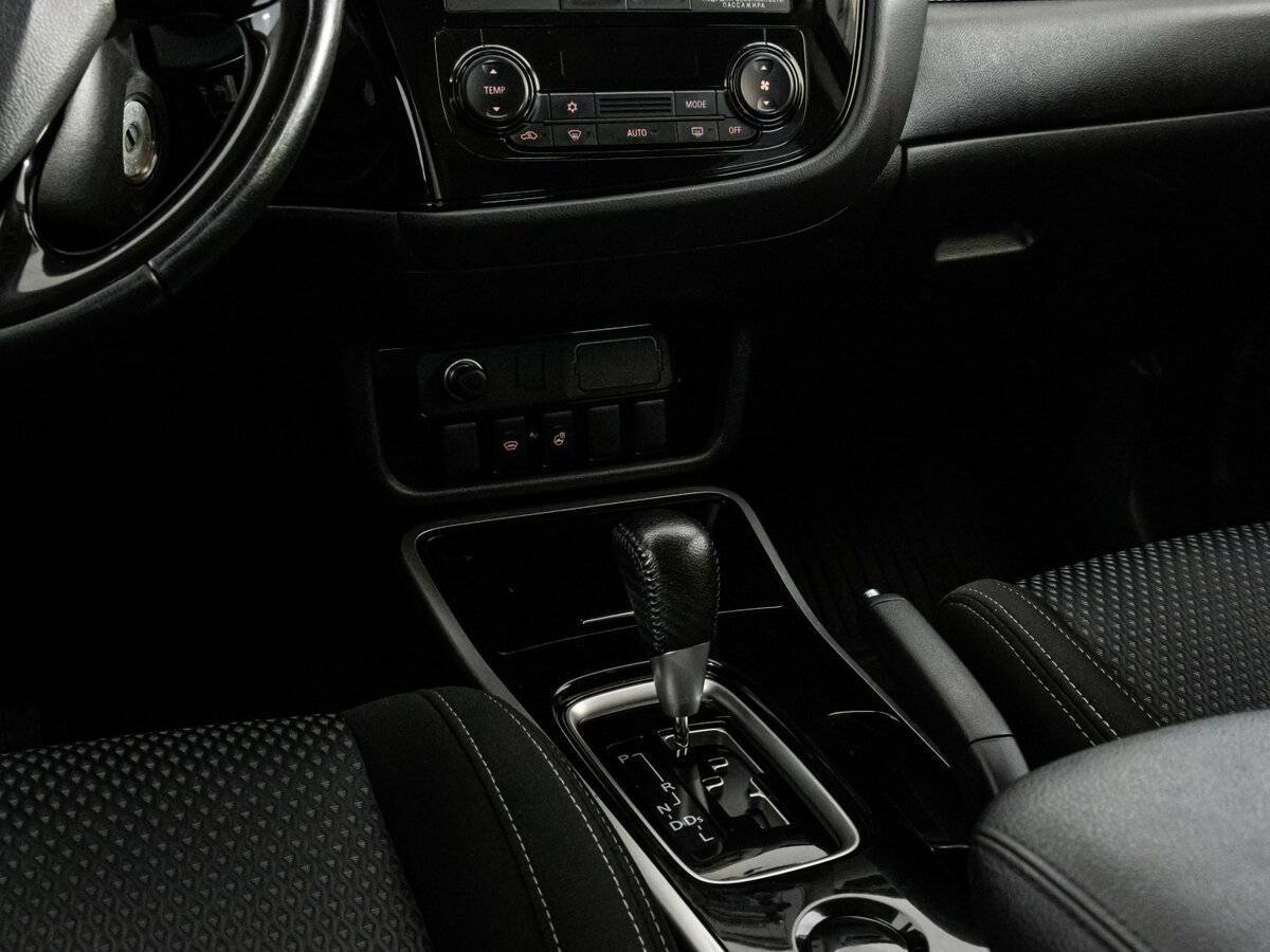 Mitsubishi Outlander 2018 года с пробегом. Фото: #11
