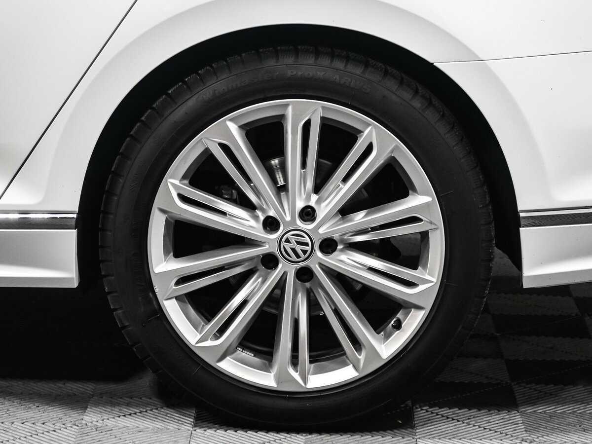 Volkswagen Passat 2019 года с пробегом. Фото: #16