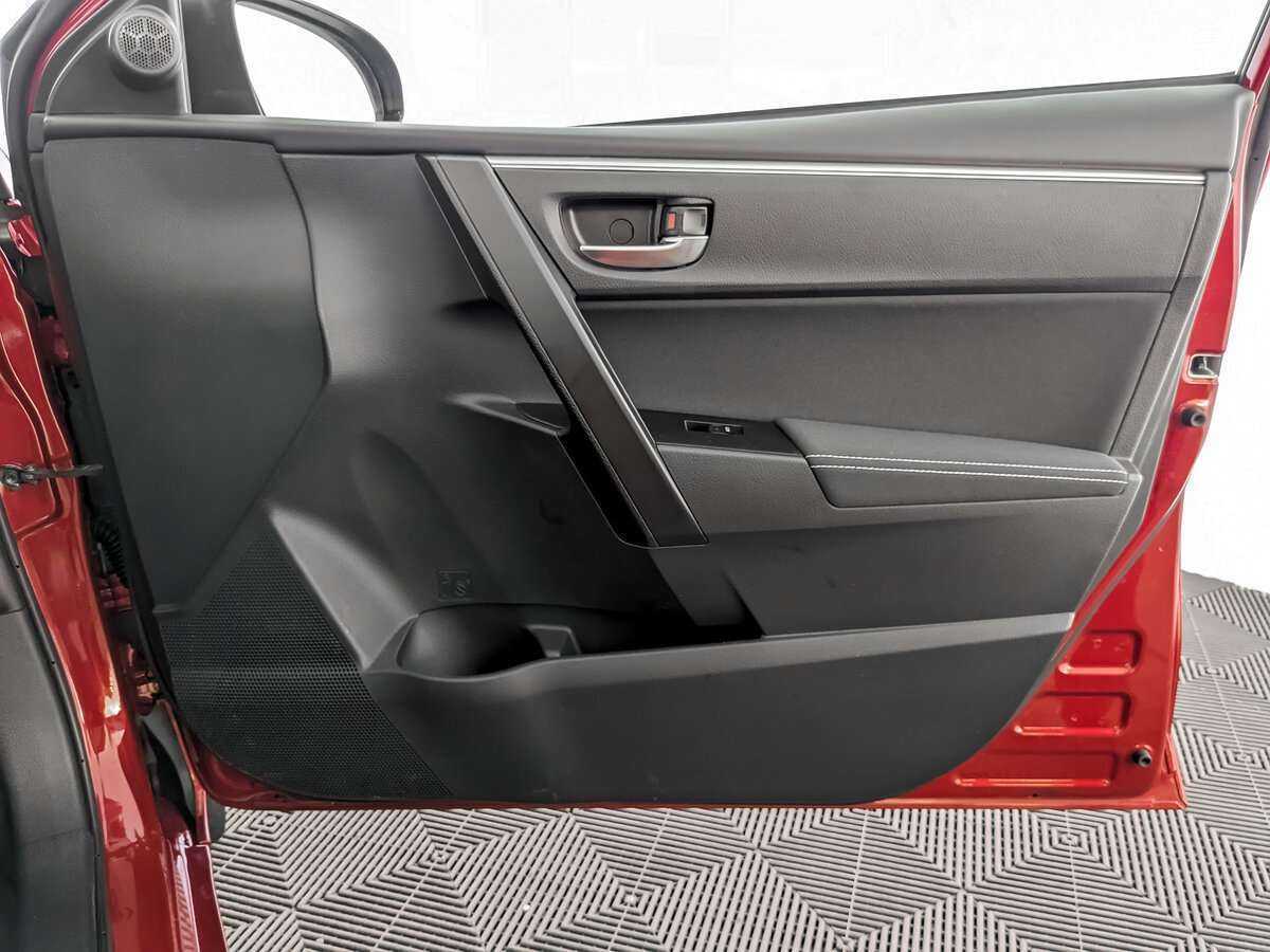 Toyota Corolla 2018 года с пробегом. Фото: #22