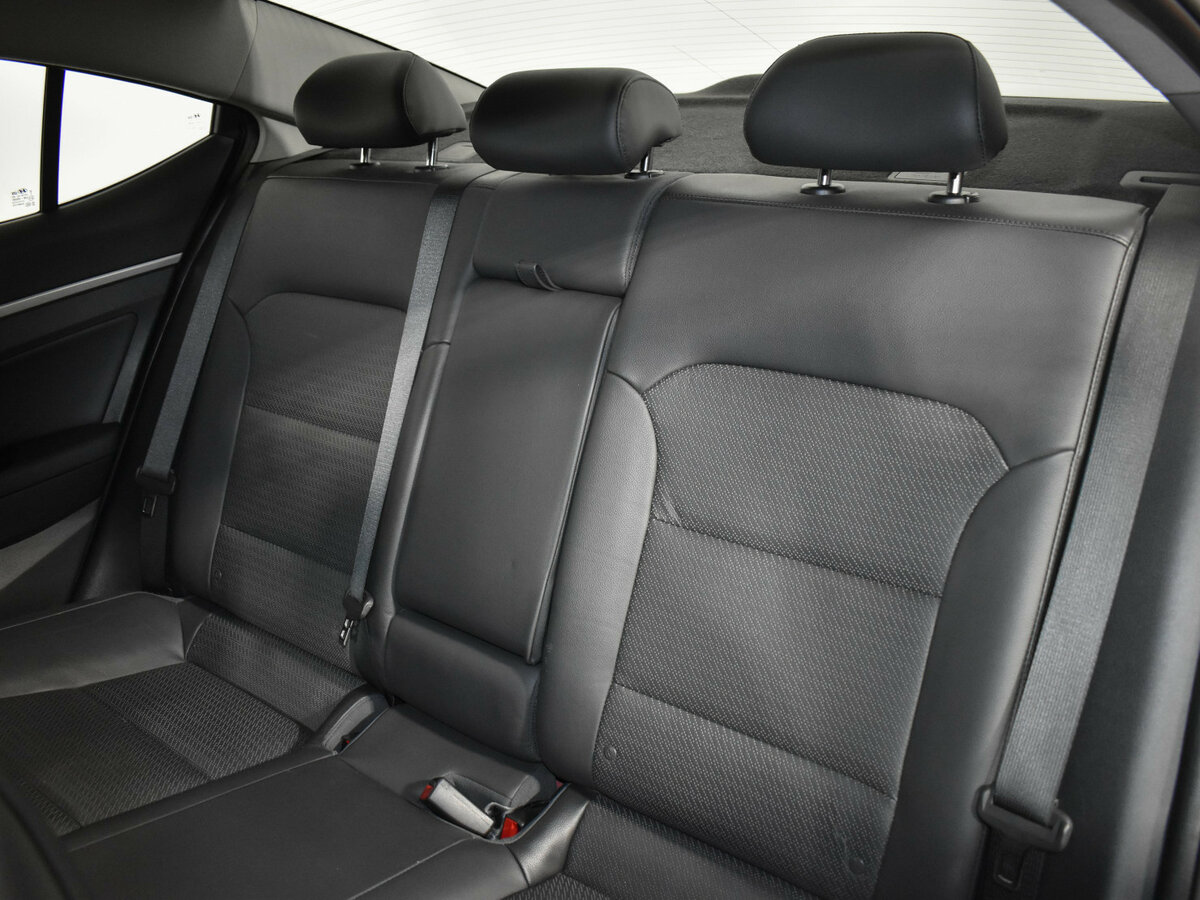 Hyundai Elantra 2019 года с пробегом. Фото: #11