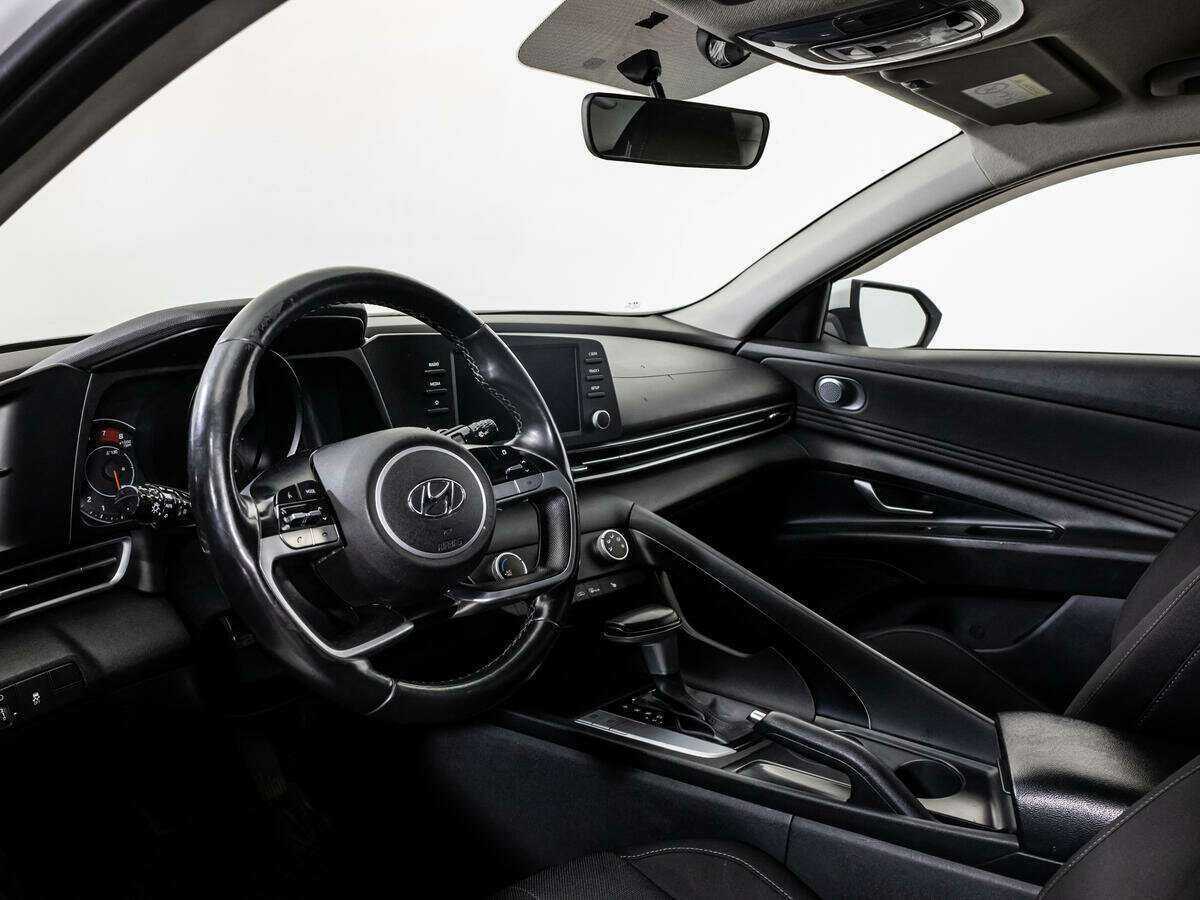 Hyundai Elantra 2020 года с пробегом. Фото: #8