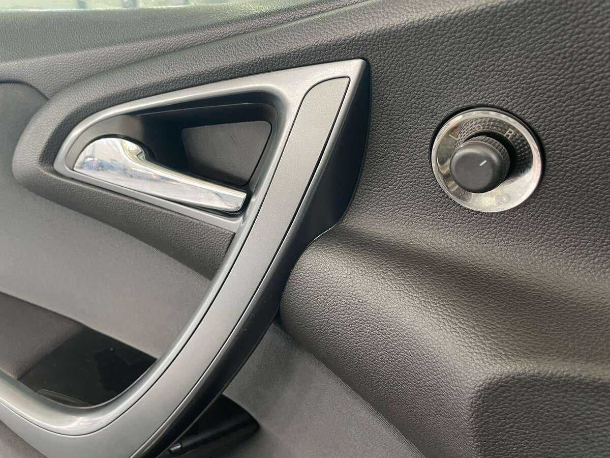 Opel Astra 2012 года с пробегом. Фото: #18