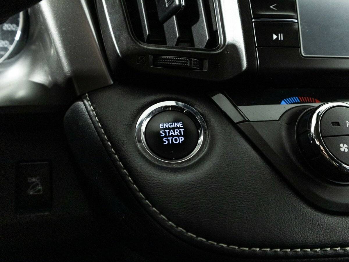 Toyota RAV4 2018 года с пробегом. Фото: #21