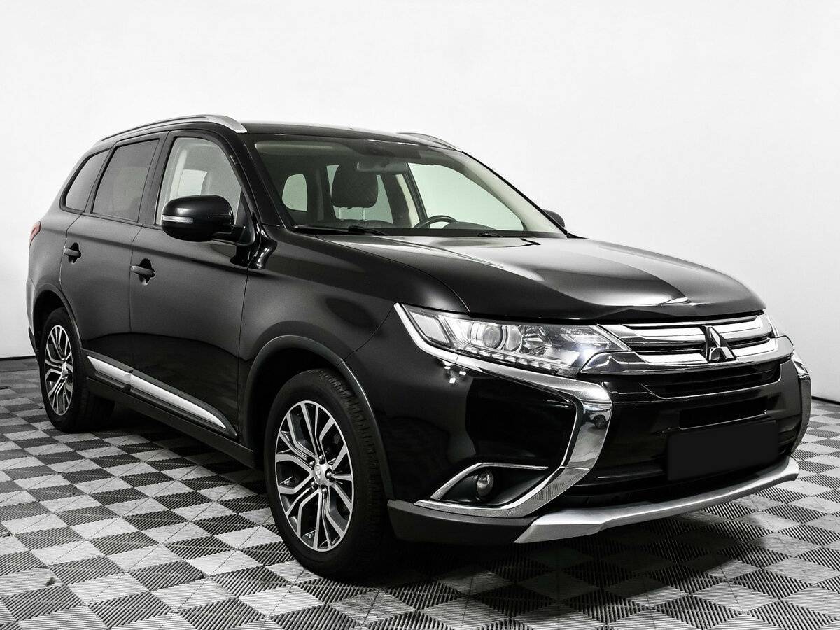 Mitsubishi Outlander 2018 года с пробегом. Фото: #2