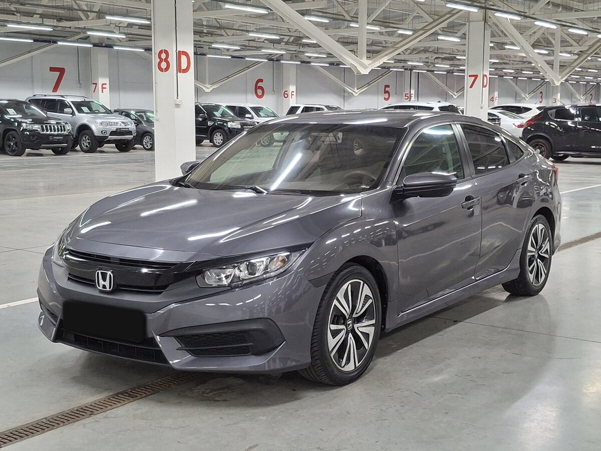 Honda Civic 2016 года с пробегом. Посмотреть фото