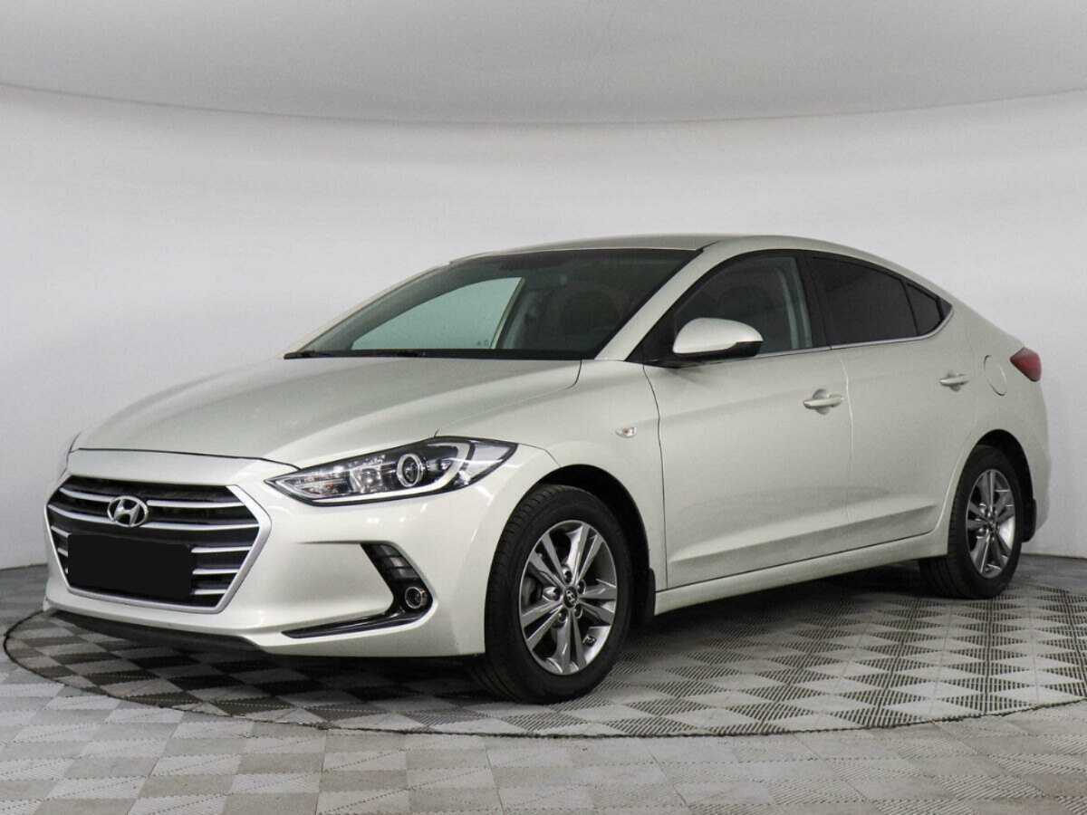 Hyundai Elantra 2017 года с пробегом. Посмотреть фото