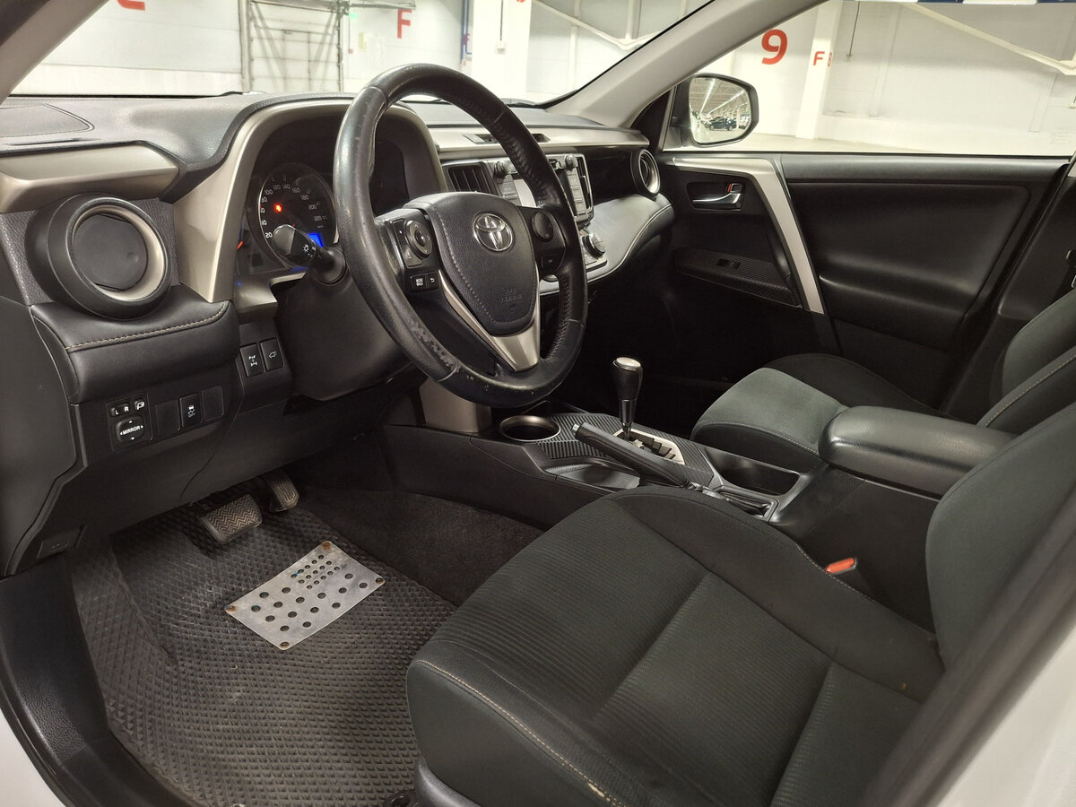 Toyota RAV4 2014 года с пробегом. Фото: #15