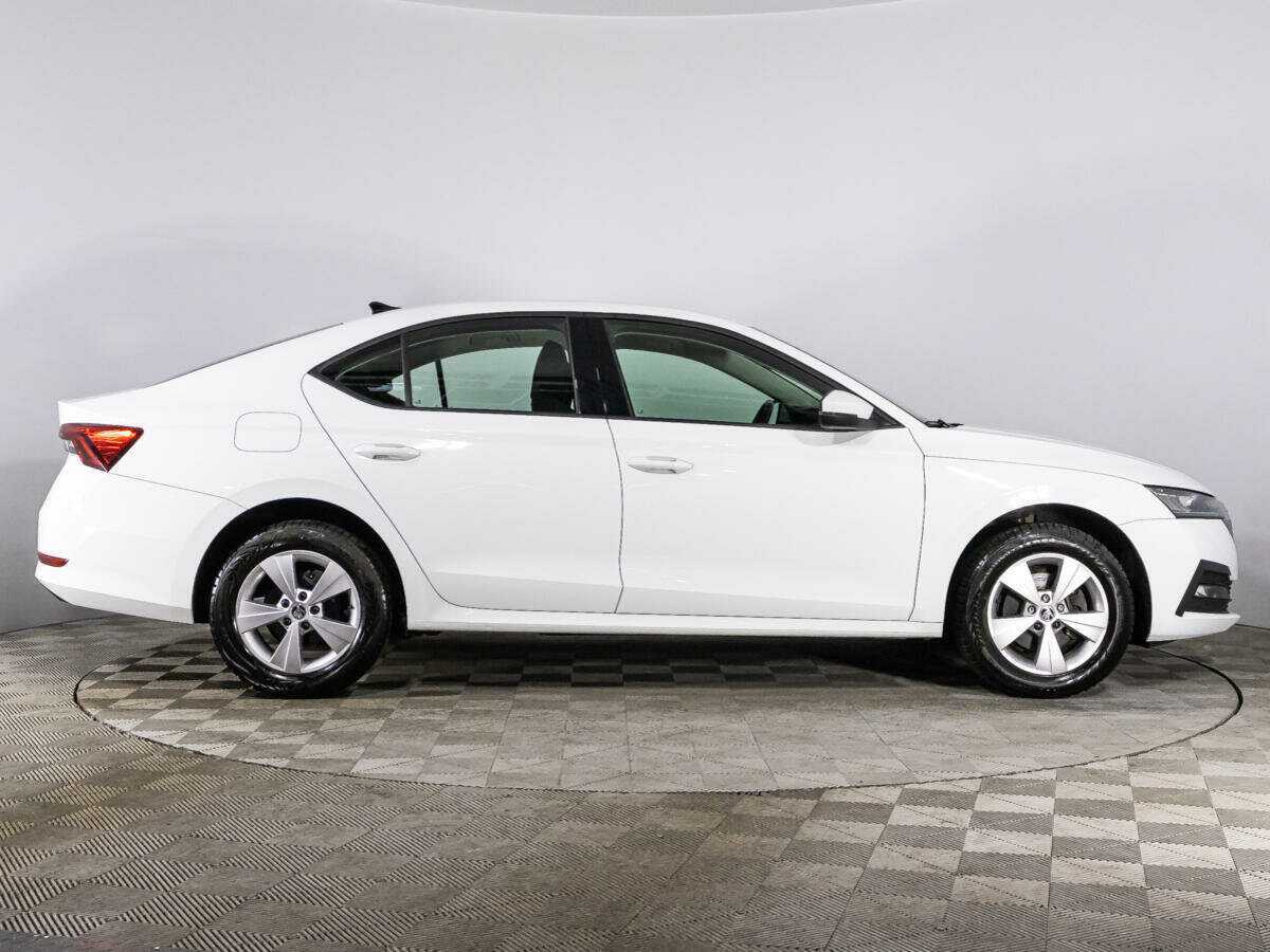 Skoda Octavia 2021 года с пробегом. Фото: #3