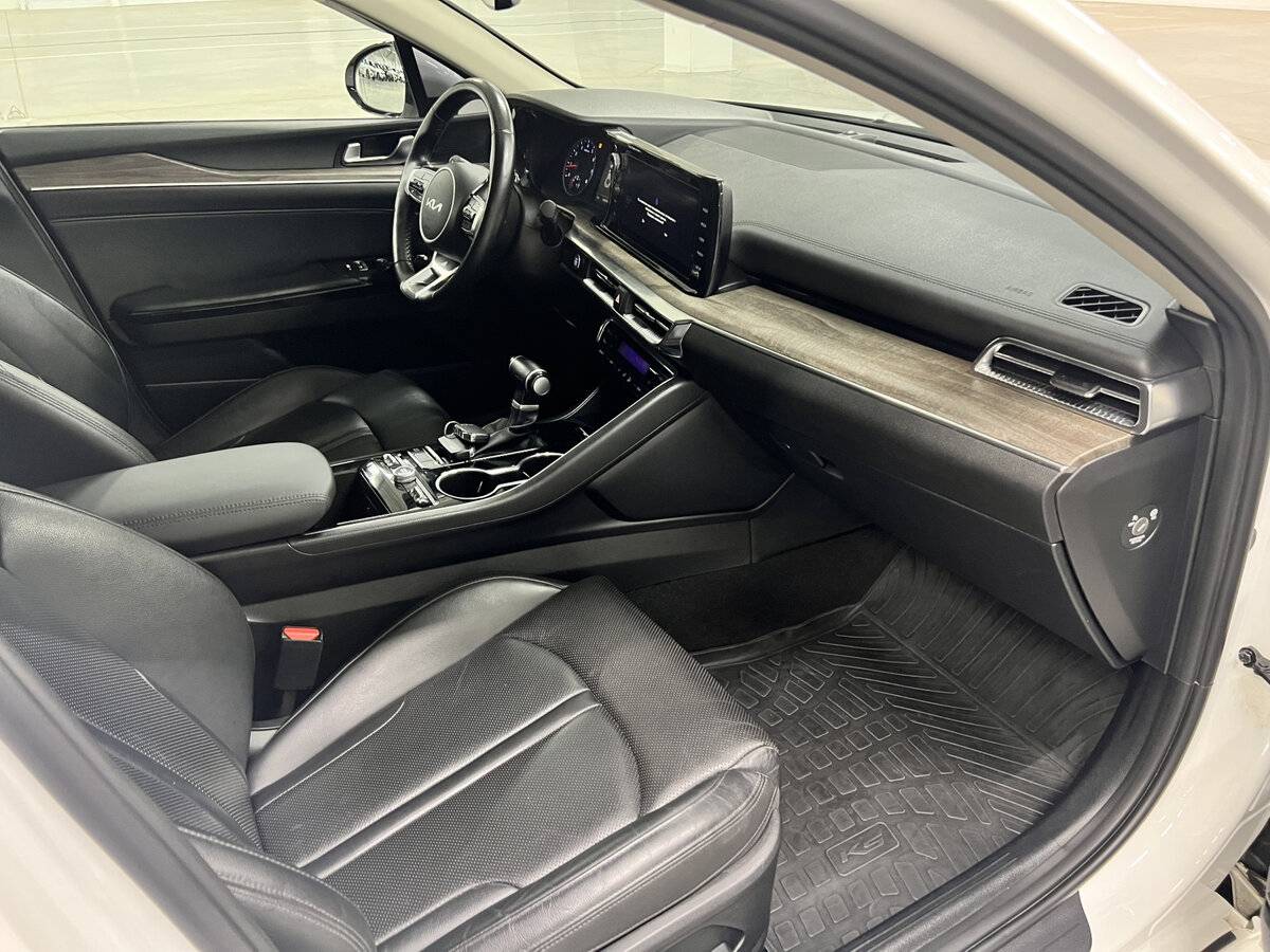 Kia K5 2022 года с пробегом. Фото: #10