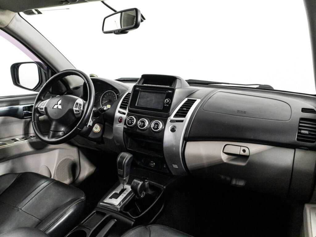 Mitsubishi Pajero Sport 2014 года с пробегом. Фото: #8