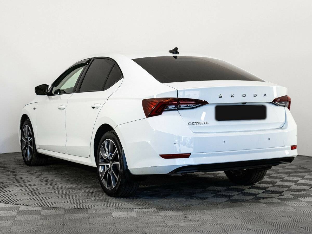Skoda Octavia 2021 года с пробегом. Фото: #6