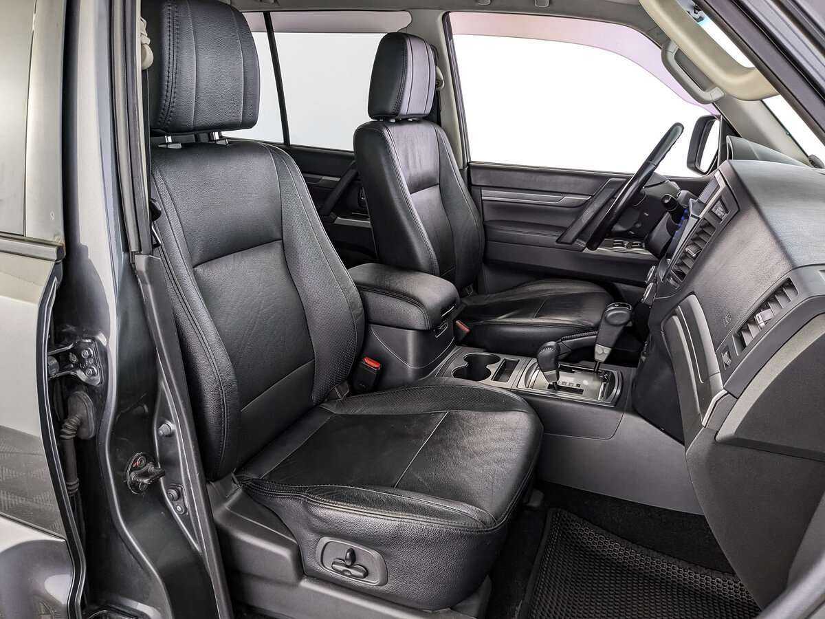 Mitsubishi Pajero 2013 года с пробегом. Фото: #23