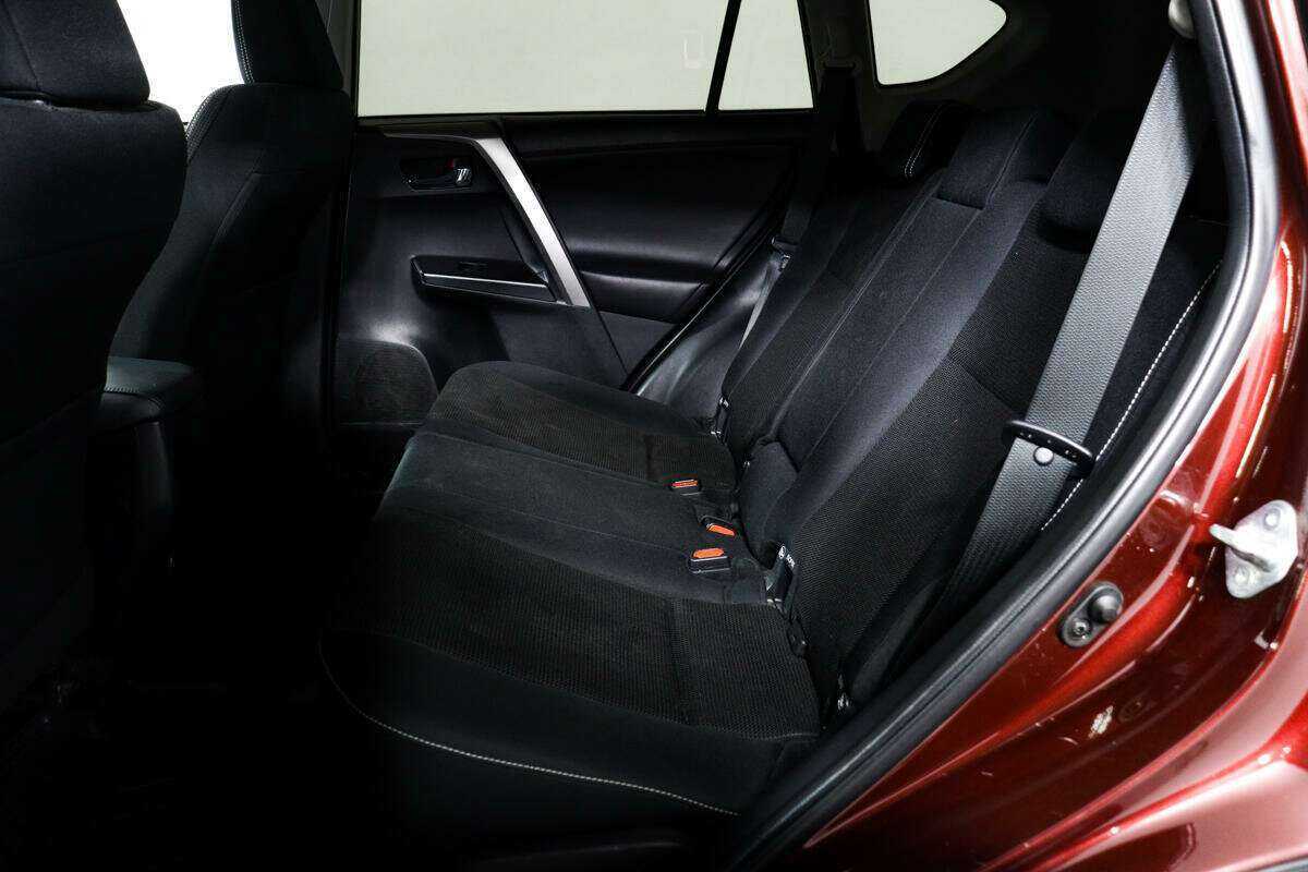 Toyota RAV4 2016 года с пробегом. Фото: #11