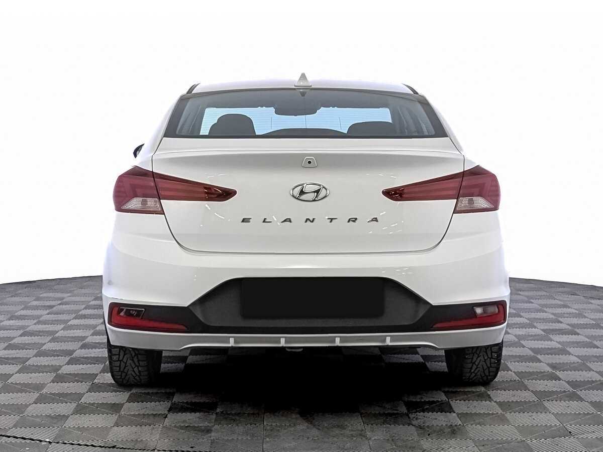 Hyundai Elantra 2019 года с пробегом. Фото: #5