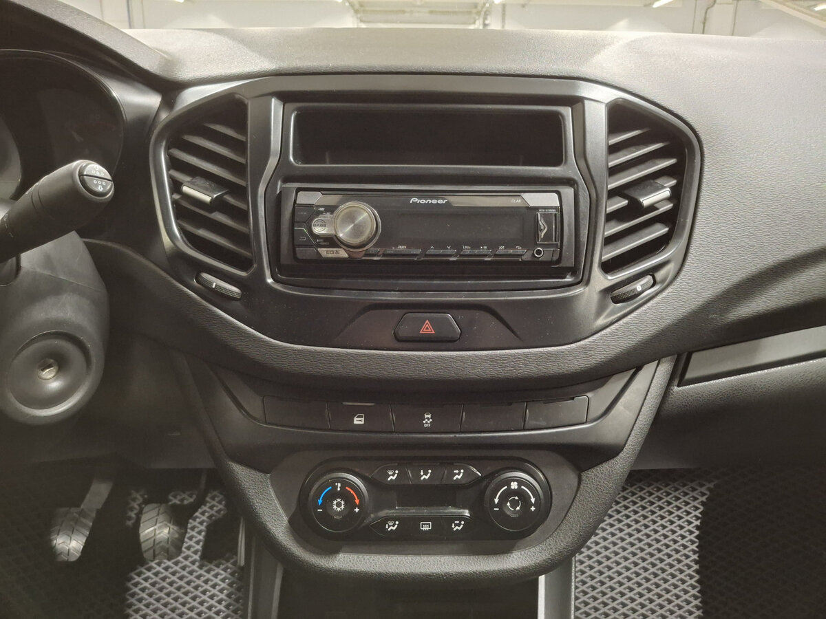 Lada (ВАЗ) Vesta 2019 года с пробегом. Фото: #14