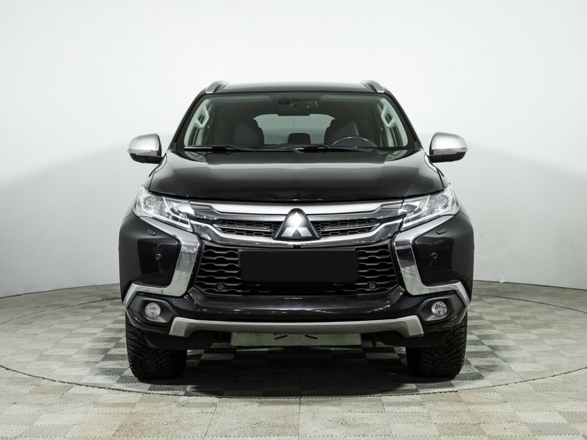 Mitsubishi Pajero Sport 2017 года с пробегом. Фото: #1