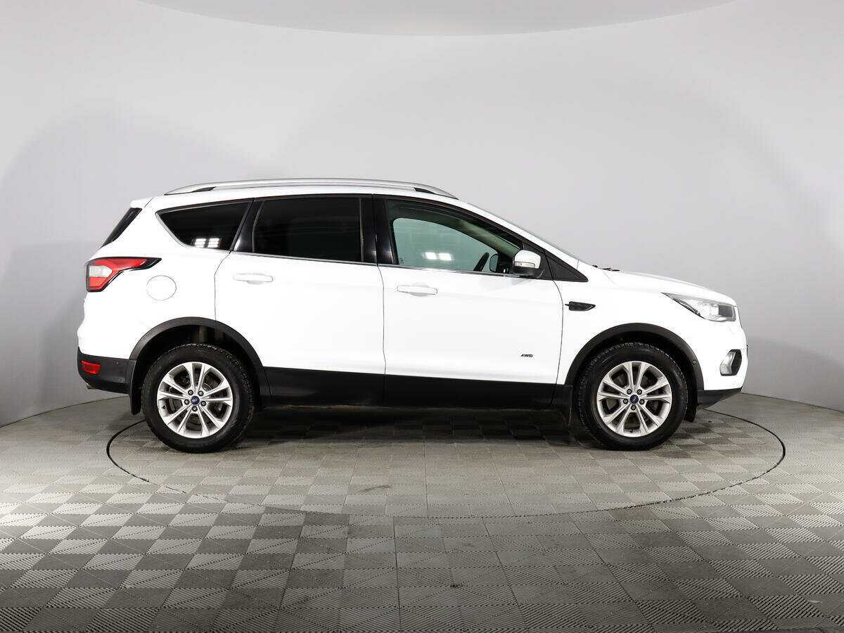 Ford Kuga 2017 года с пробегом. Фото: #4
