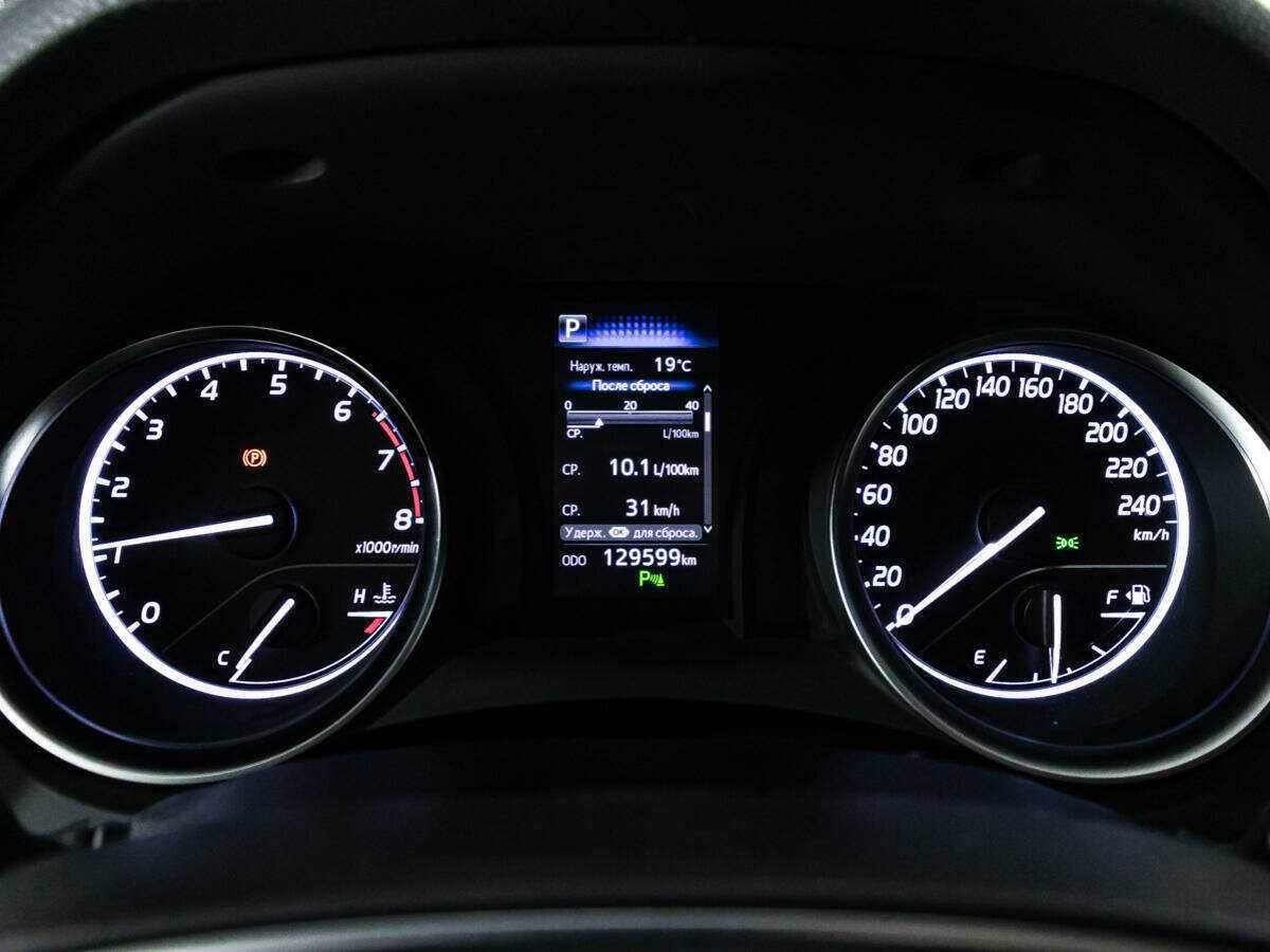 Toyota Camry 2018 года с пробегом. Фото: #11