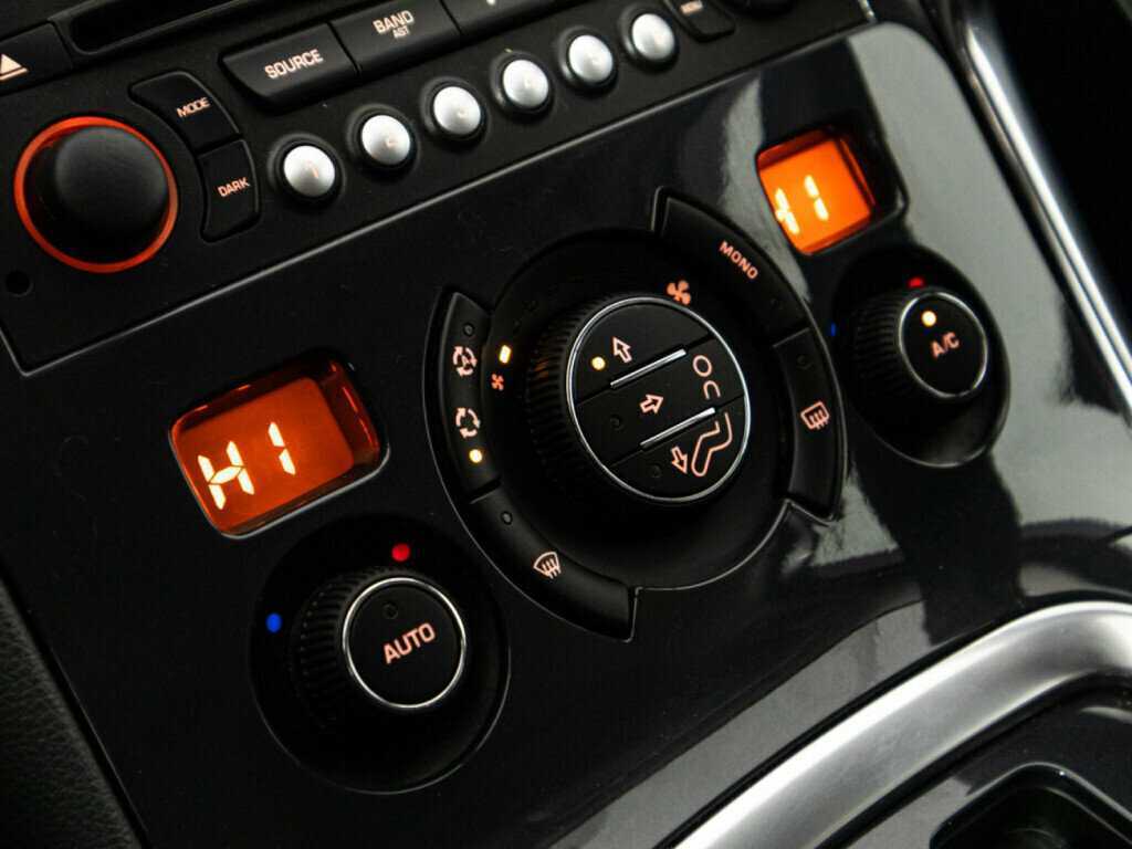 Peugeot 3008 2012 года с пробегом. Фото: #14