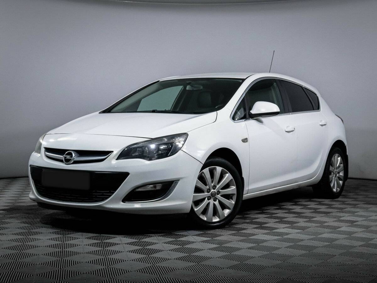 Opel Astra 2014 года с пробегом. Посмотреть фото